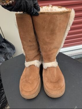 UGG Women’s Tall Suede Shearling Boots - Chestnut Brown